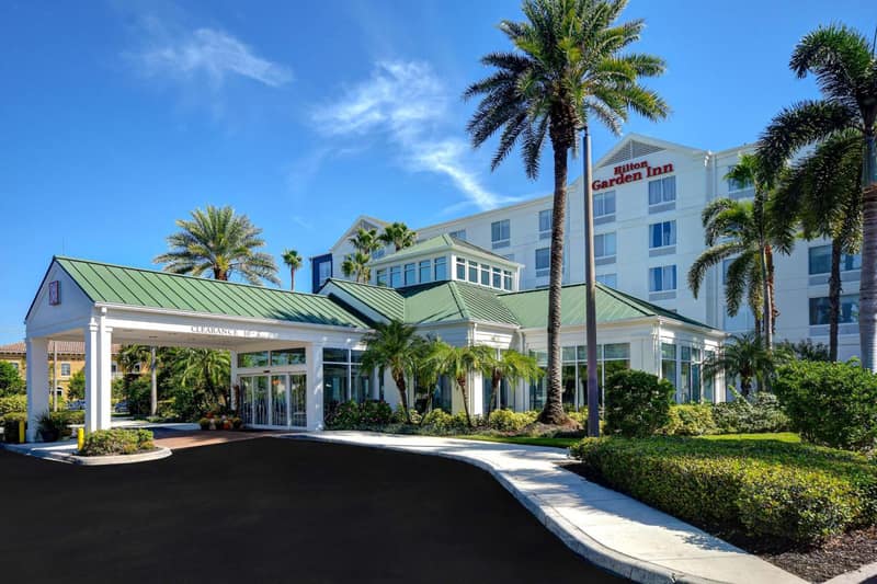 Hilton Garden Inn Fort Myers — building
