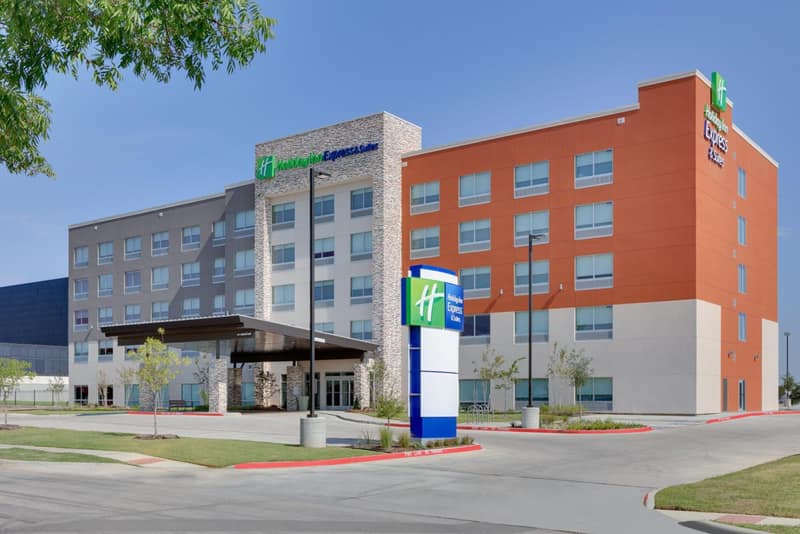 Holiday Inn Express & Suites - Dallas NW HWY - Love Field by IHG — building