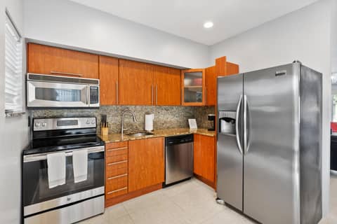Isle of Venice Residence and Marina — kitchen