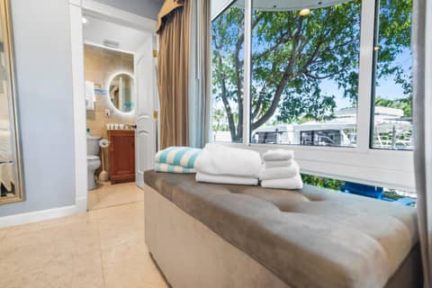 Isle of Venice Residence and Marina — bathroom
