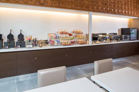 Wingate by Wyndham Miami Airport — photo 2