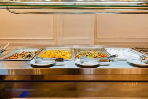 Om Kolthoom Hotel — dining