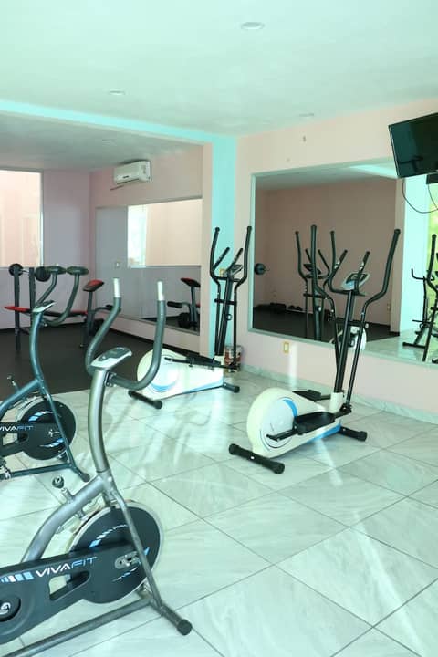 Miami Inn Hotel — activities & amenities