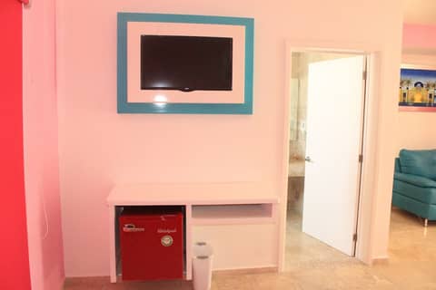 Miami Inn Hotel — hotel room