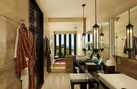 The Seminyak Beach Resort & Spa — bathroom