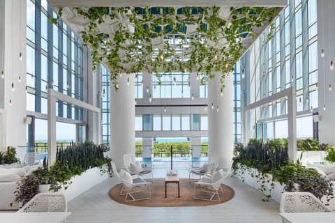 Sentral Michigan Avenue — lounge