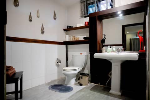 Tolani Northgate Villa Chiang Mai — bathroom