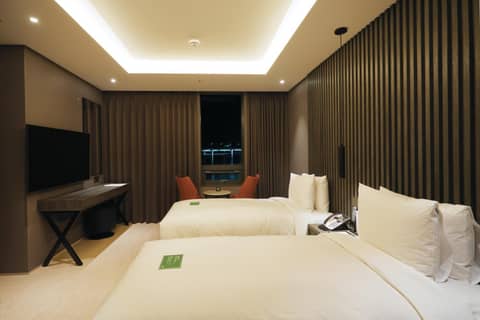 AG405 Hotel — hotel room