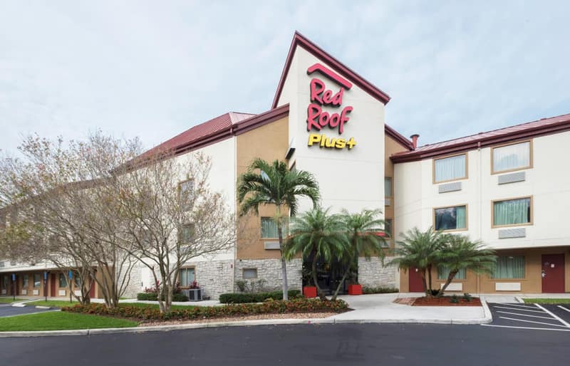 Red Roof Inn PLUS+ West Palm Beach — building