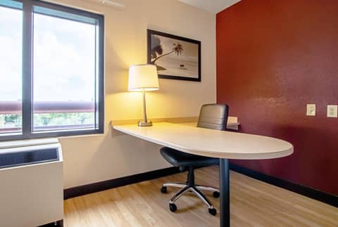 Red Roof Inn PLUS+ West Palm Beach — photo 3