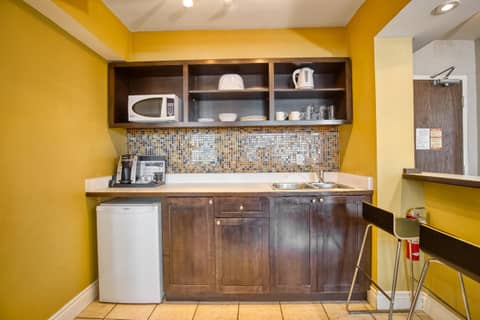 Town Inn Suites Hotel — photo 4