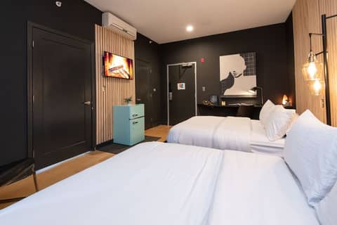 The Audemar — hotel room