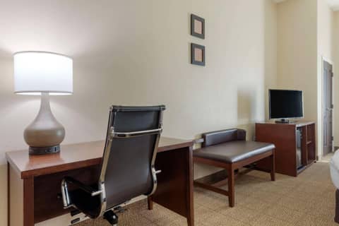 Comfort Suites West Dallas - Cockrell Hill — photo 5