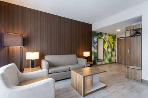 Wyndham Garden Orlando Airport - Free Airport Shuttle - PARK N' FLY Available — photo 7