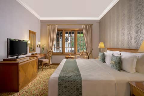 Loman Park Hotel Yogyakarta — hotel room