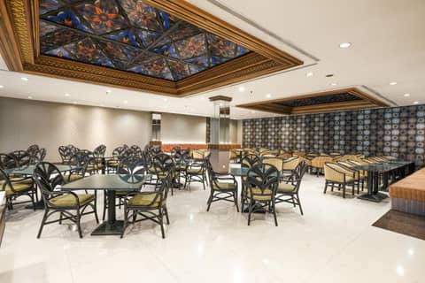 Loman Park Hotel Yogyakarta — dining