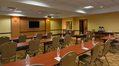 Hyatt Place Indianapolis Airport — photo 8