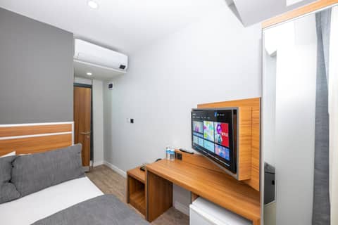 mayza otel — hotel room