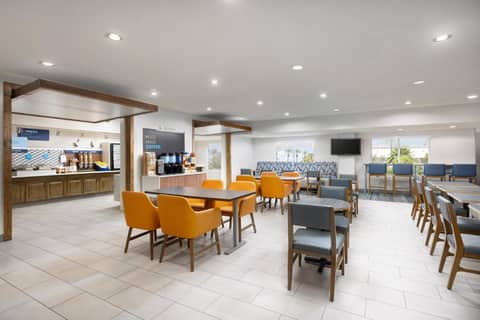 Holiday Inn Express Las Vegas Stadium Area by IHG — photo 2