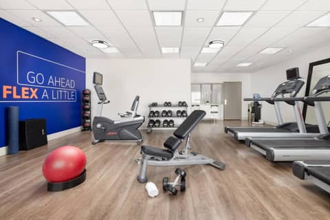 Holiday Inn Express Las Vegas Stadium Area by IHG — photo 8