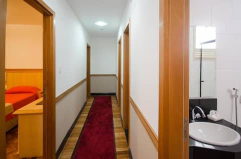 Hotel Monte Alegre — bathroom