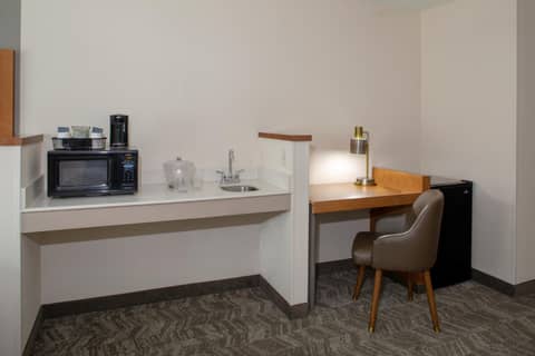 SpringHill Suites by Marriott Memphis East Galleria — kitchen