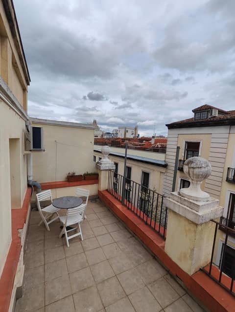 Apartamentos Mayor Centro — balance & terrace