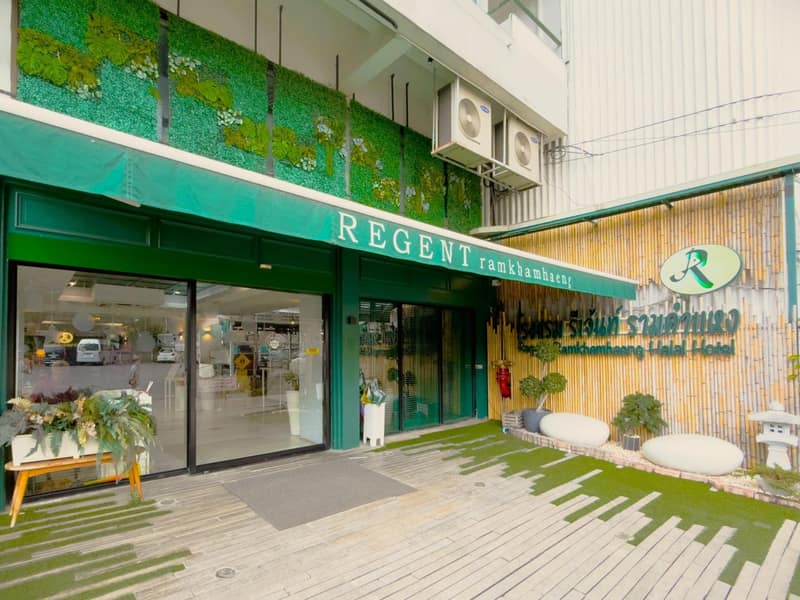 Regent Ramkhamhaeng 22 — building