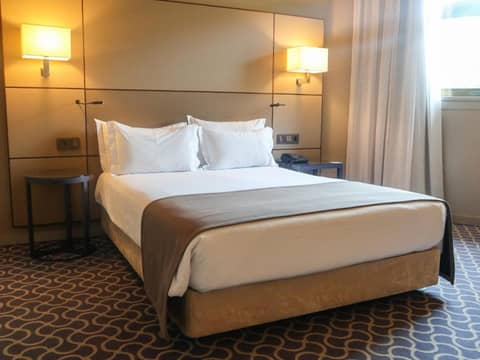 Hotel Dom Henrique - Downtown — hotel room