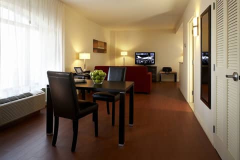 Holiday Inn & Suites Montreal Airport by IHG — photo 4