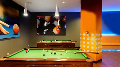 Servatur Waikiki — activities & amenities