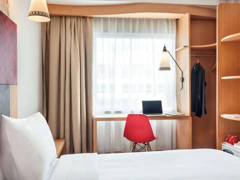 ibis Yogyakarta Adi Sucipto — hotel room