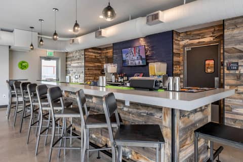 Vīb Hotel by Best Western Denver RiNo — photo 2