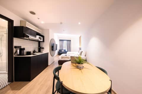 Owen House by Hmlet — photo 9