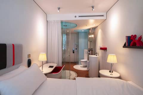 citizenM Amsterdam South — hotel room