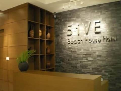 5ive Beach House Hotel — recepcion & lobby