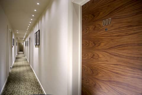 Blakemore Hyde Park — hotel reception