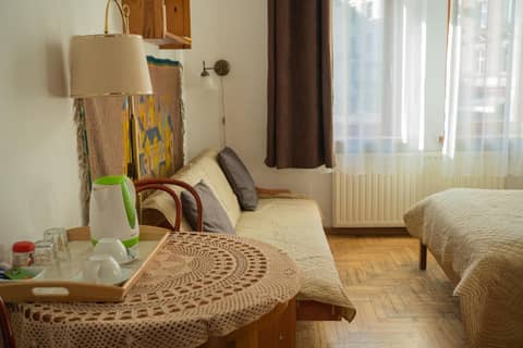 Kolory Guest House — hotel room