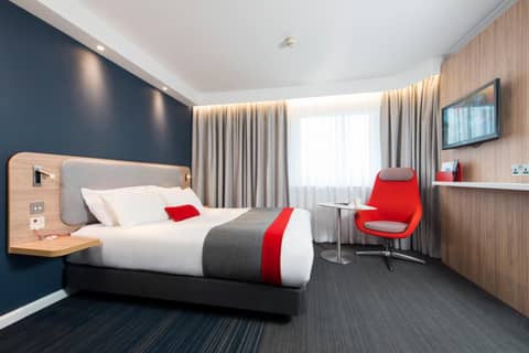 Holiday Inn Express London-Hammersmith by IHG — hotel room