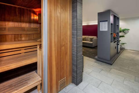 NH Collection Salzburg City — recepcion & lobby