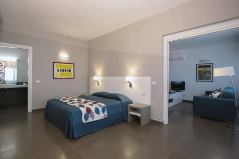 Marbela Apartments & Suites — hotel room