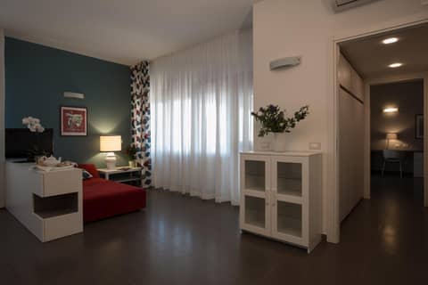 Marbela Apartments & Suites — hotel room