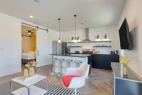 The Carter by AvantStay – Spacious Stay Near Downtown — photo 8