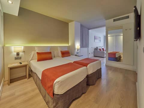 BQ Augusta Hotel — bedroom