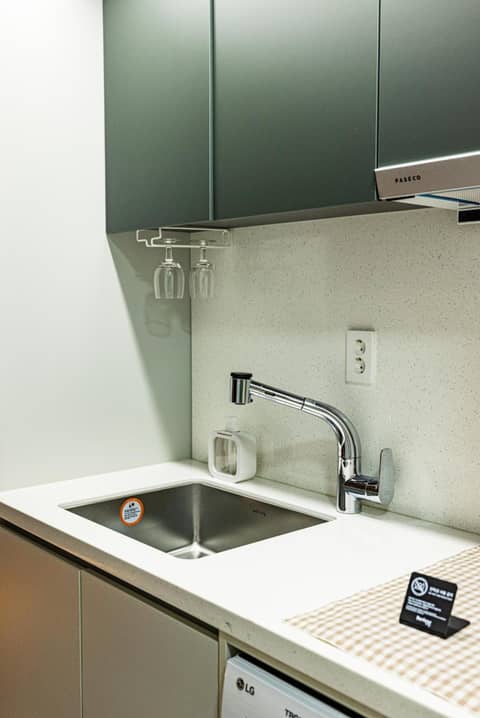 Raviens Haeundae Avenue — kitchen