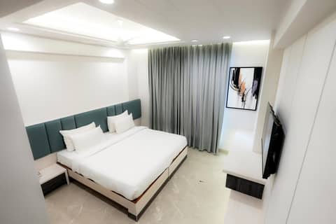 Hotel Elinor By Dazzling Hotels & Resorts — hotel room
