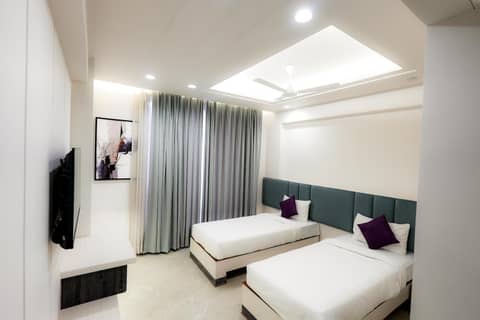 Hotel Elinor By Dazzling Hotels & Resorts — hotel room