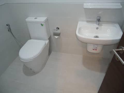 Club Mahindra Mac Boutique Hotel — bathroom