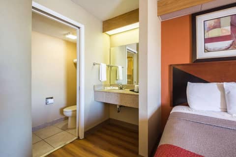 Motel 6-Indianapolis, IN - Airport — photo 4