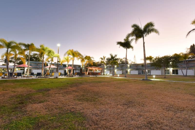 Golden Host Resort - Sarasota — building